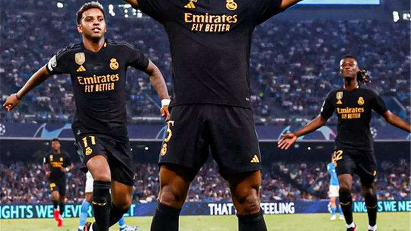 بيلنجهام لاعب الشهر في ريال مدريد للمرة الثالثة علي التوالي