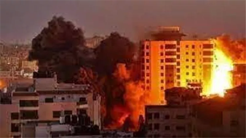 ارتفاع عدد شهداء ومصابى قصف مستشفى الشفاء بغزة إلى 60 على الأقل