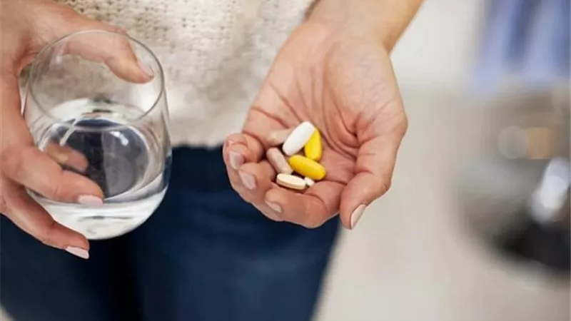 احذر تناول الفيتامينات على معدة فارغة