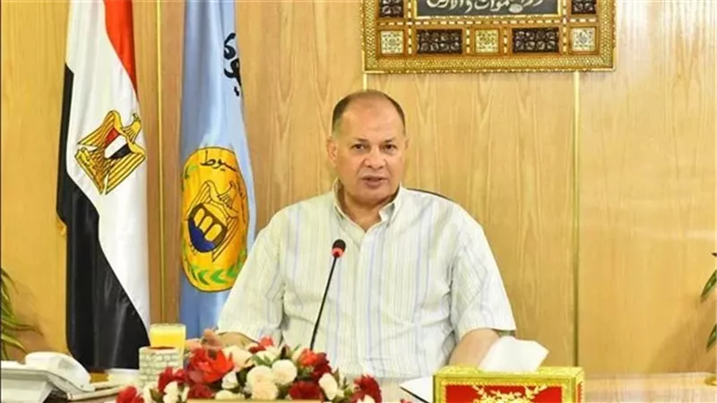محافظ أسيوط يلتقي فريق مراكز شباب مصر ويعلن دعم وتمكين الشباب