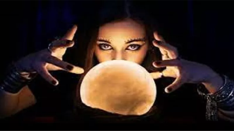 العلماء:من اتى عرافاً بأى وسيلة وصدقه لن تُقبل صلاته 40 ليلة