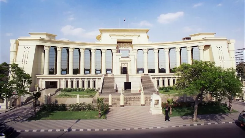 عدم بلوغ الابن سن الـ21 لاستحقاق المعاش عن والديه.. دستورى
