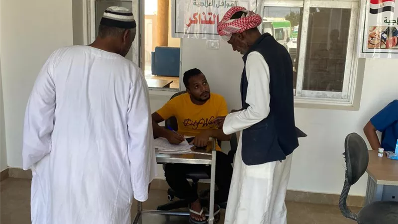 قوافل حياة كريمةتقوم بالكشف على 1437 مواطن بالبحر الأحمر