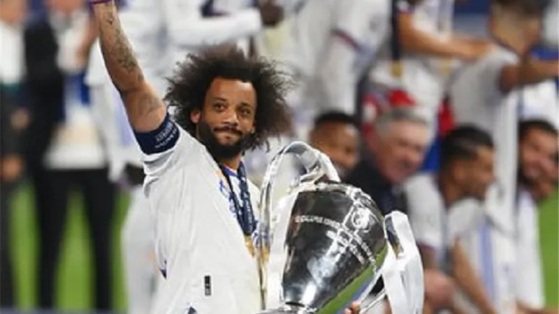 شاهد .. فلومينينسي يرفع كأس ليبرتادوريس