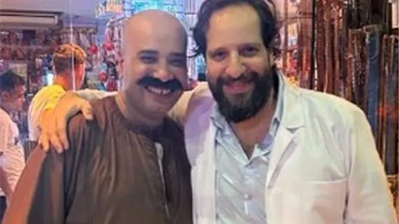 حاتم صلاح يوجه رسالة لـ أحمد أمين