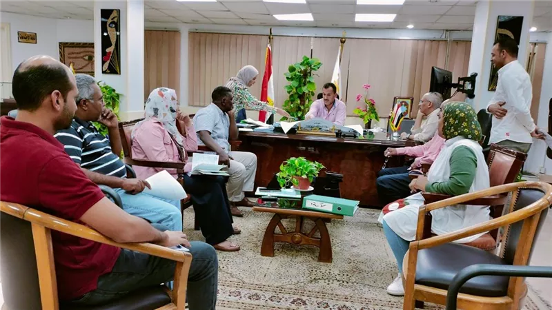 رئيس جهاز مدينة طيبة الجديدة يتابع استعدادات مواجهة الأمطار