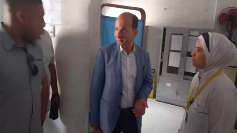 الجزار يتفقد المركز الطبي بالخصوص..ويوجه بتوفير طبيبة تنظيم أسرة