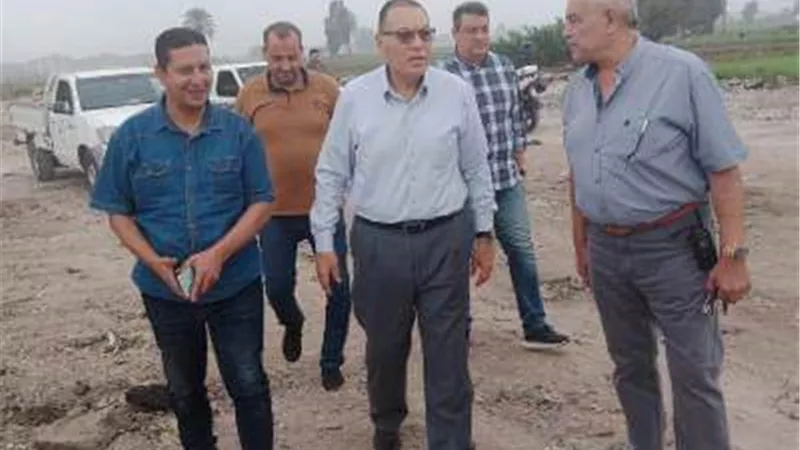 محافظ الشرقية يتفقد النقطة الوسيطة بالغار..صور