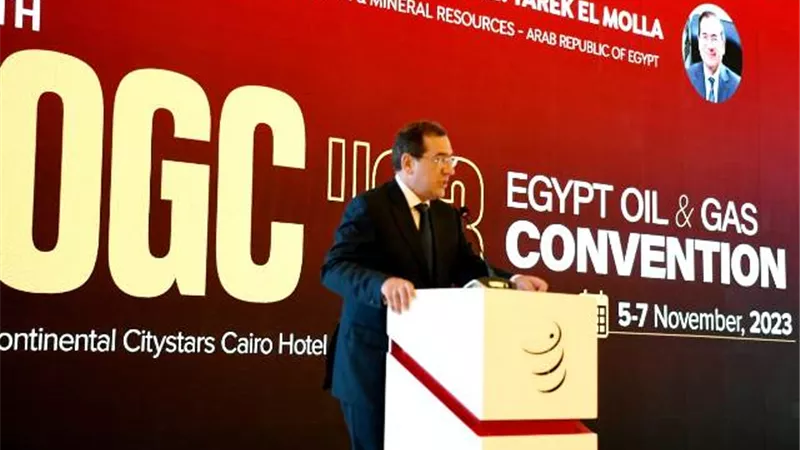 الملا: استراتيجية إزالة الكربون أولوية لصناعة البترول والغاز