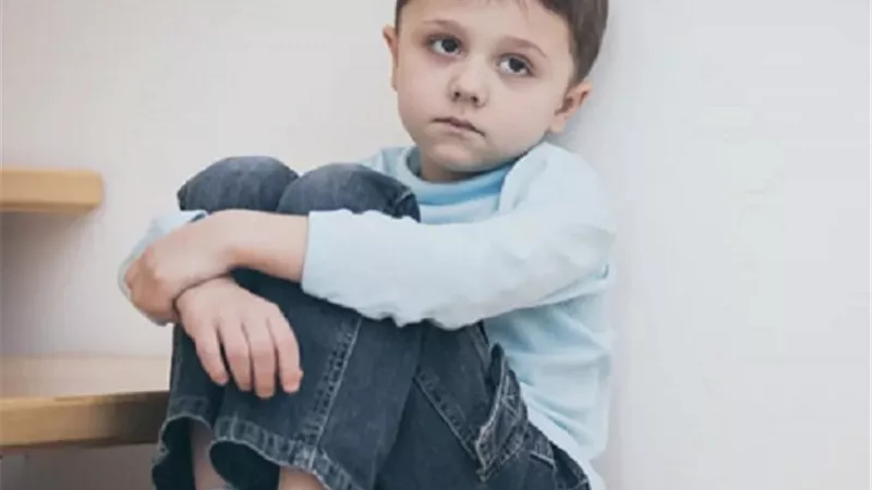 الصحة تحدد مراحل قد يصاب خلالها الطفل بالتوتر والاكتئاب