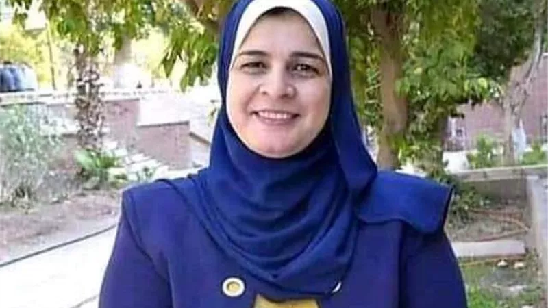 اسماء تفوز بجائزة أفضل بحث في مسابقة مؤسسة ابي اليقظان الثقافية