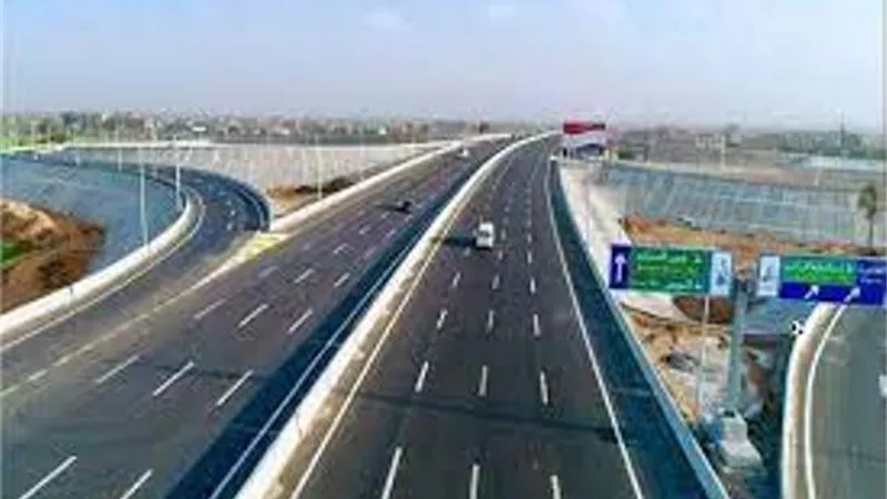 فتح جميع الطرق المغلقة أمام حركة السيارات بعد زوال الشبورة
