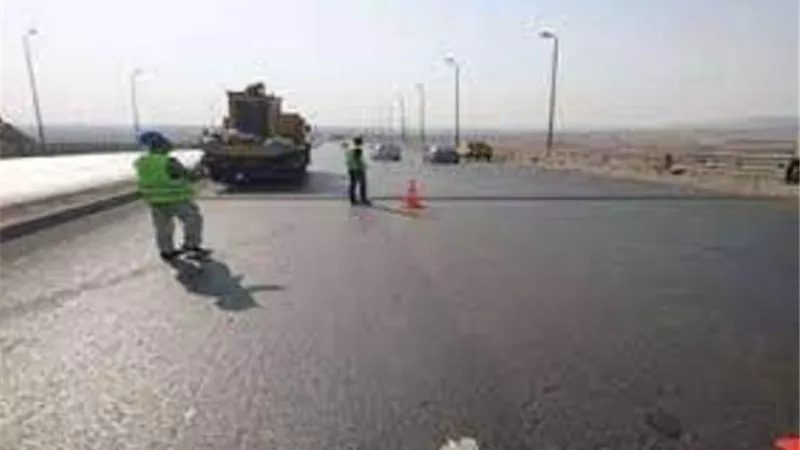 المرور تغلق 7 طرق رئيسية وتعيد فتح طريقى السويس والإسماعيلية