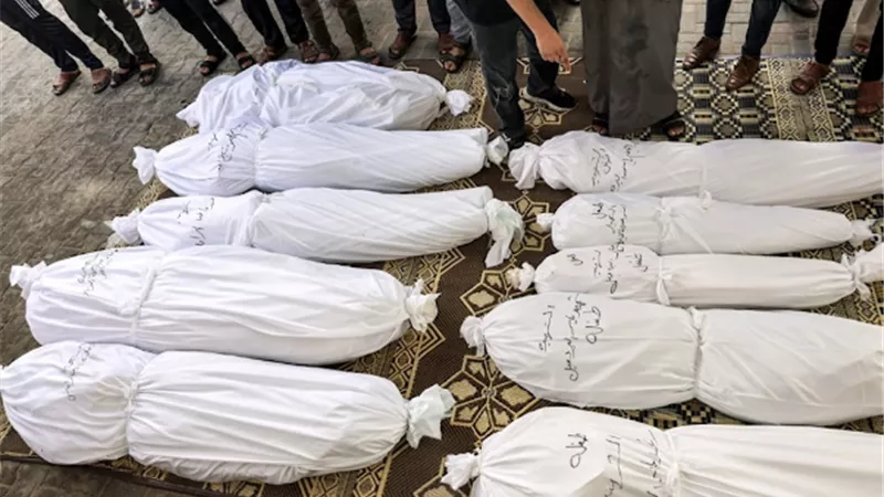 الهلال الأحمر الفلسطيني: عدد شهداء قطاع غزة وصل إلى 10 آلاف شهيد