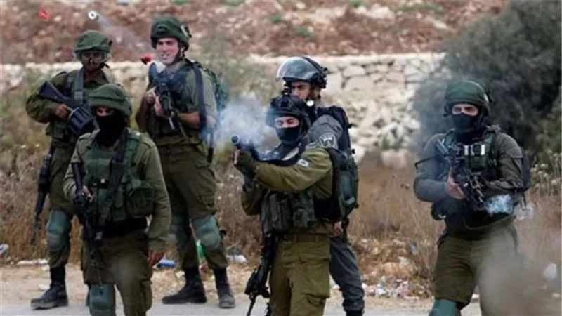 استشهاد شاب فلسطيني وإصابة 5 آخرين برصاص الاحتلال جنوب الضفة الغربية