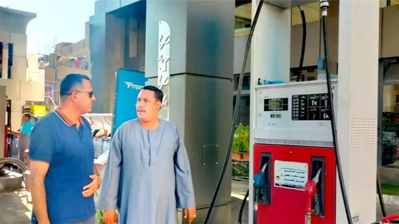 رئيس مدينة الأقصر يواصل متابعة التعريفة والمواقف ومحطات البنزين