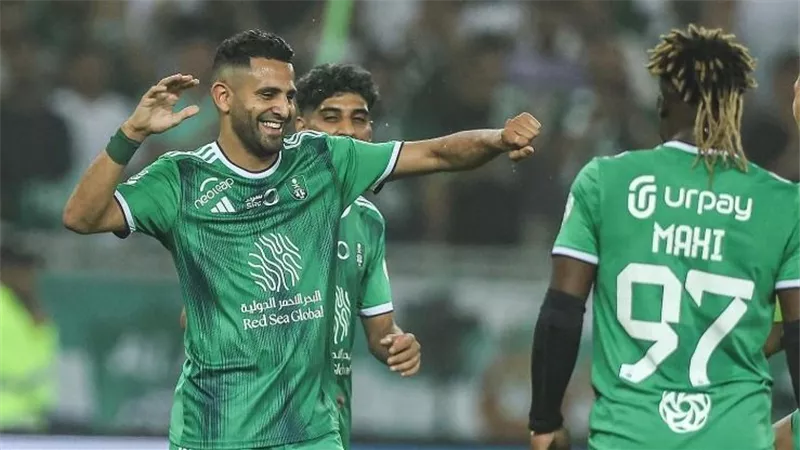 محرز يحرز.. الأهلي السعودى يكتسح الرياض بثلاثية نظيفة في دوري روش