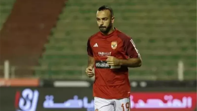 اعلامى يفتح النار على افشه