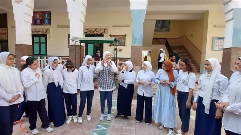 لقاءات لتوعية الشباب بخطورة القضية السكانية وآثارها بالمنيا