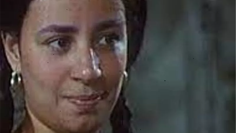 قصة الفنانة عبلة كامل من كلية الاداب إلى الحجاب وشائعة الاعتزال