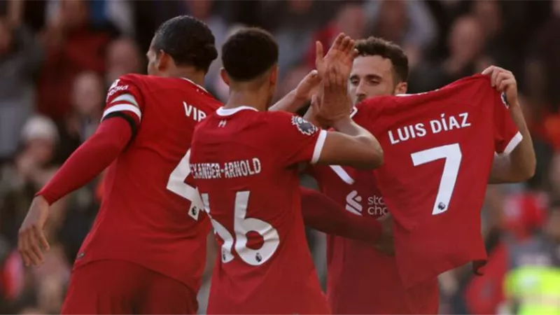 إطلاق سراح والد لاعب ليفربول بشروط