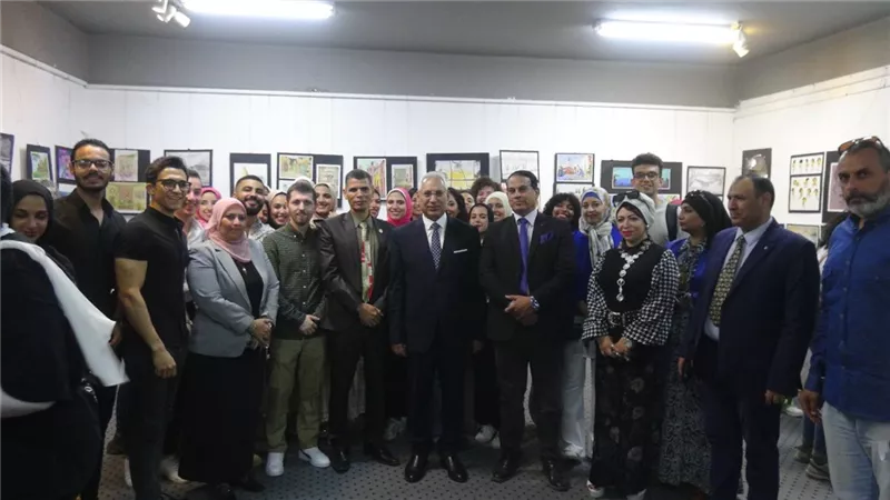 رئيس جامعة المنيا يفتتح المعرض الطلابي لقسم الرسوم المتحركة