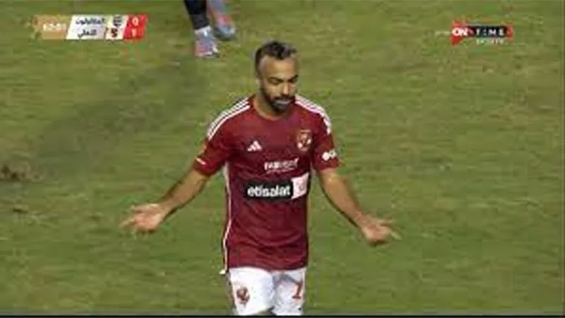 قفشة يعتذر للجهاز الفنى للاهلى