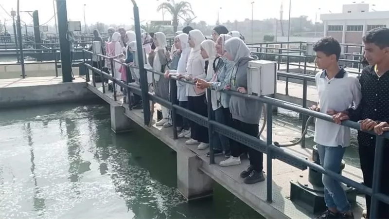 زيارة ميدانية لطلاب المدارس لمحطة مياه سنجها بكفرصقر