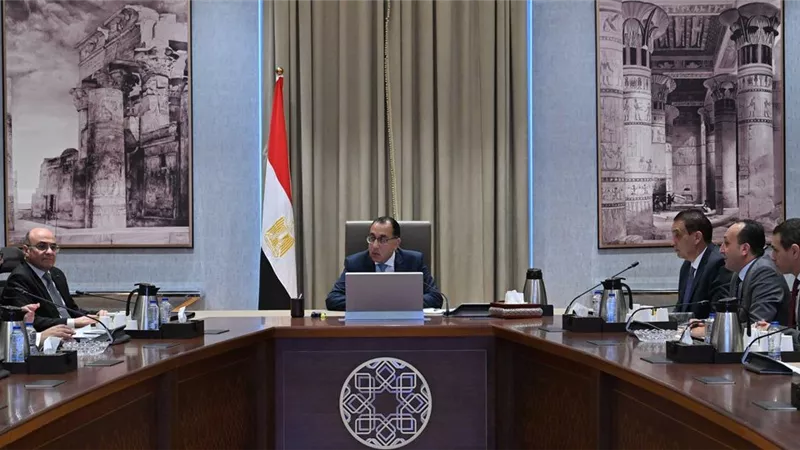 مدبولي: ننسق مع البرلمان لصياغة قوانين تحفيز الاستثمار