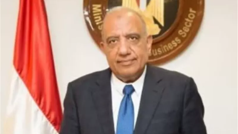 عصمت:تطبيق المعايير العالمية في صناعة الدواء من أهداف خطة التطوير
