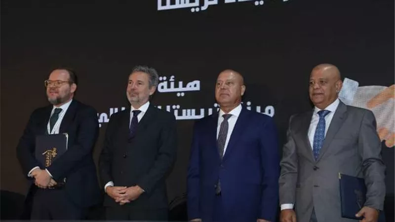الوزير يشهد توقيع اتفاقيات تعاون فى مجال نقل البحرى مع شركات الملاحة العالمية