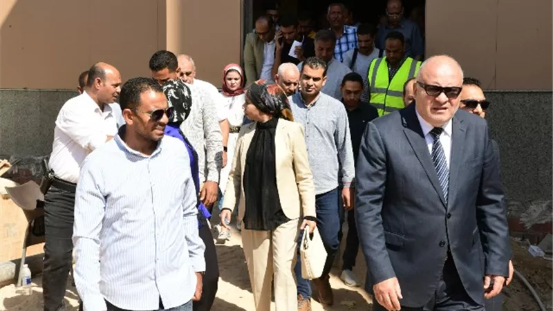 محافظ قنا يتفقد أعمال التشطيبات النهائية بمستشفي أبوتشت