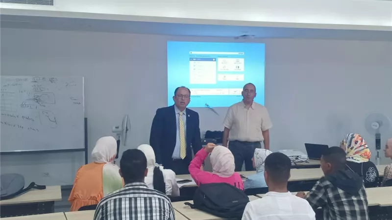 رئيس جامعة حلوان يؤكد أهمية توفير بيئة تعليمية مُحفزة وداعمة للطلاب