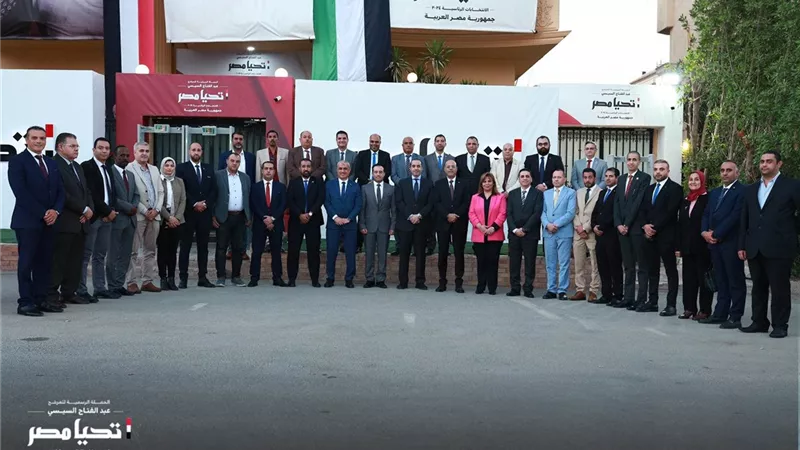 حملة المرشح السيسي تستقبل وفد من النقابة العامة للعاملين بالبترول