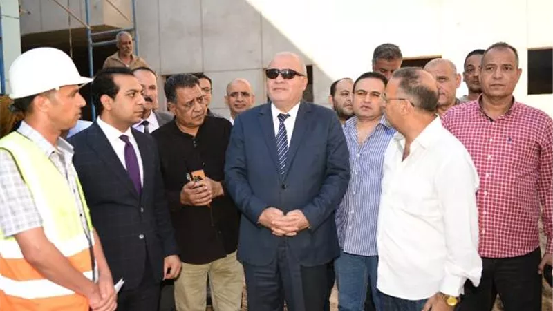 محافظ قنا يتفقد أعمال التشطيبات النهائية بمستشفي دشنا المركزى