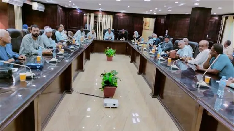 تفاصيل اجتماع رئيس جهاز طيبة الجديدة بممثلى السكان فى المدينة صور