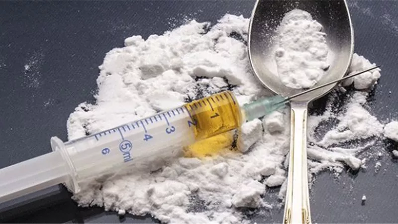 حبس ديلر الهيروين فى التجمع 4 أيام