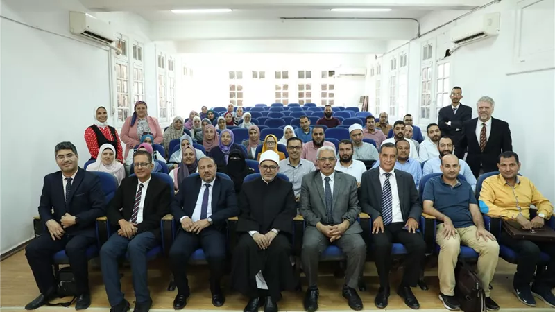 جامعةالأزهر تبحث استعدادات افتتاح مركز تعليم اللغة الإنجليزية بأسيوط
