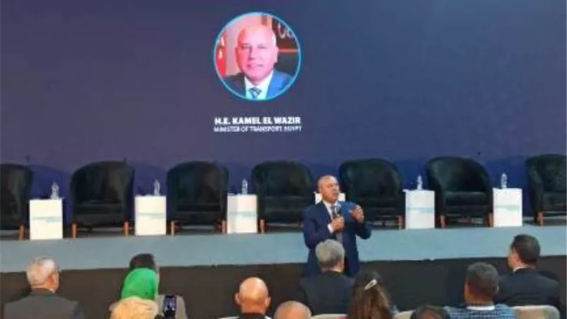 الوزير: الرئيس يتابع يومياً نتائج معرض النقل الذكى