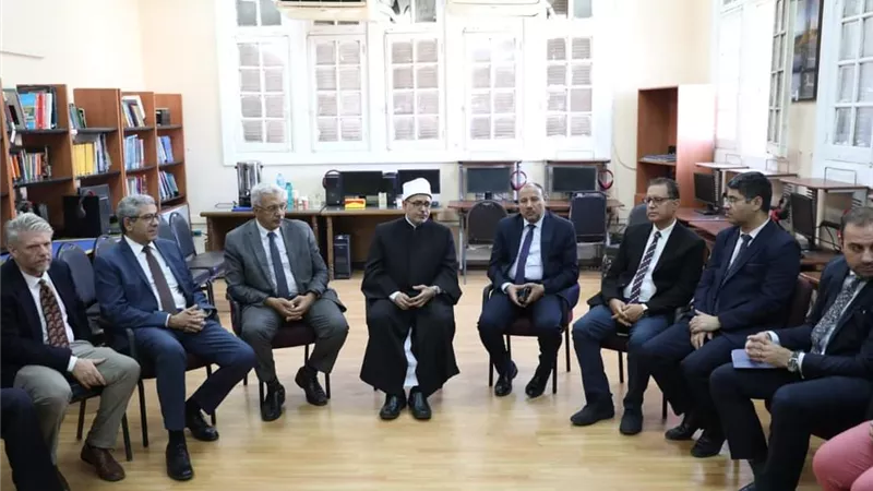 رئيس جامعة الأزهر يبحث افتتاح فرع لمركز تعليم اللغة الإنجليزية