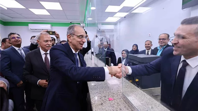 وزير الاتصالات يفتتح مكتب بريد ترسا بعد تطويره