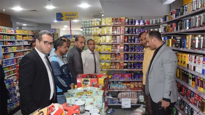 علام يتفقد المحلات والسلاسل التجارية للاطمئنان على توافر السلع