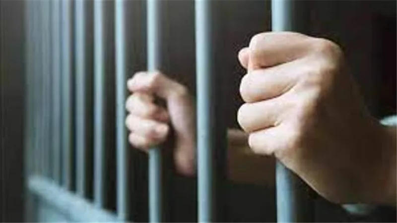 تجديد حبس عامل ألقى اخر من الطابق الثانى ببدر