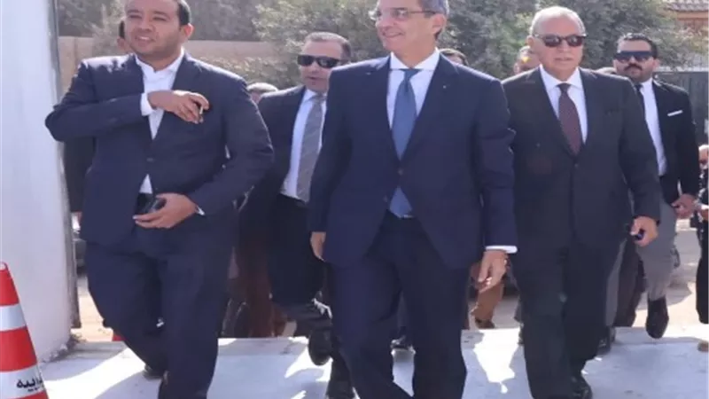 طلعت والهجان يفتتحان مكتب بريد ومدرسة We للتكنولوجيا التطبيقية بالقليوبية
