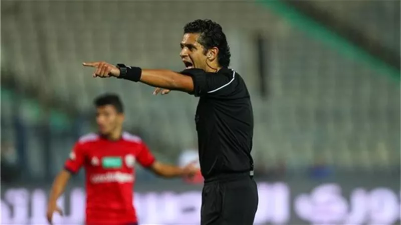 بيراميدز يفتح النار علي حكم مباراة الزمالك