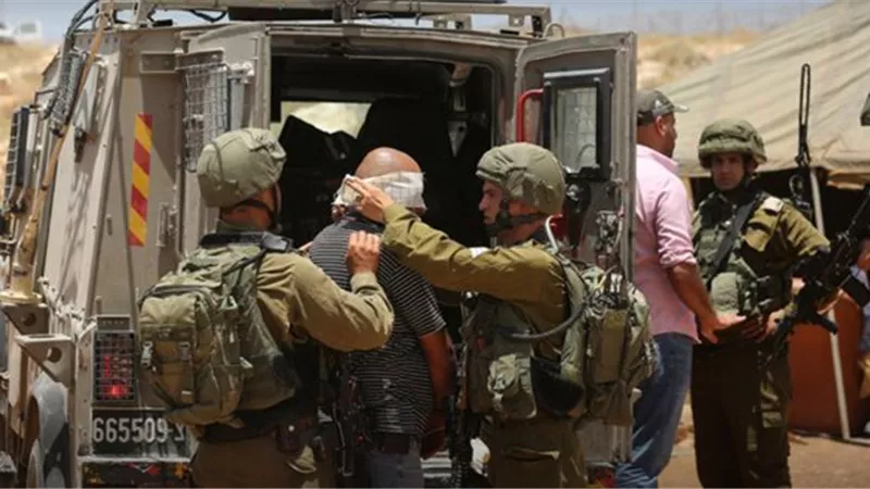 قوات الاحتلال تعتقل 54 فلسطينيا في الضفة الغربية