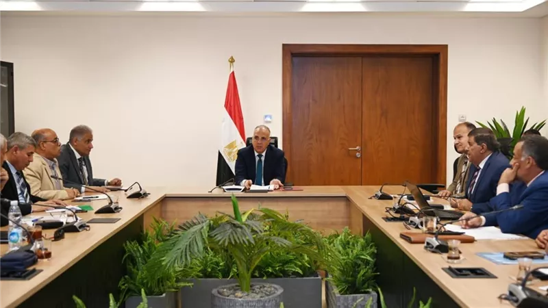 سويلم يتابع الإستعدادلموسم الزراعات الشتويةوالموقف المائى بالمحافظات
