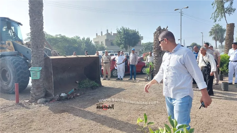 إزالة معارض للسيارات وكافيهات على الأراضي الزراعية بالنموفية
