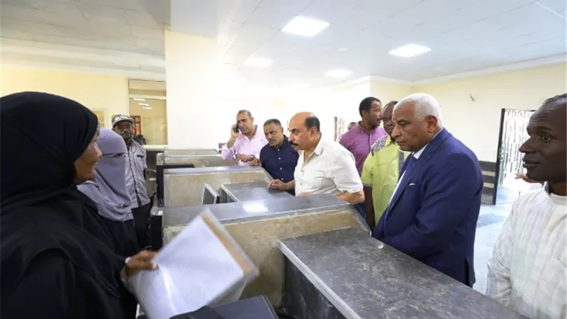 عطية يتابع ميدانياً معدلات تنفيذ مشروعات حياة كريمة بمركز نصر