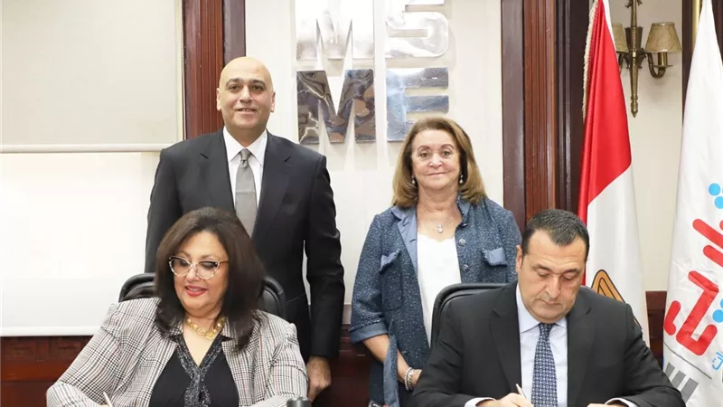 تنمية المشروعات وشركةإرادة يوقعان عقد لتمويل المشروعات متناهية الصغر